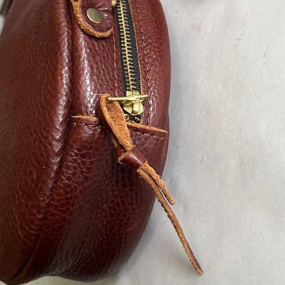 Portland Leather Brown Crossbody Bag - Picture 4 of 10